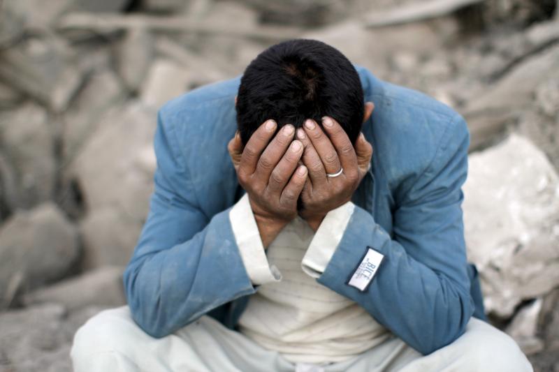FA Yemeni man mourns