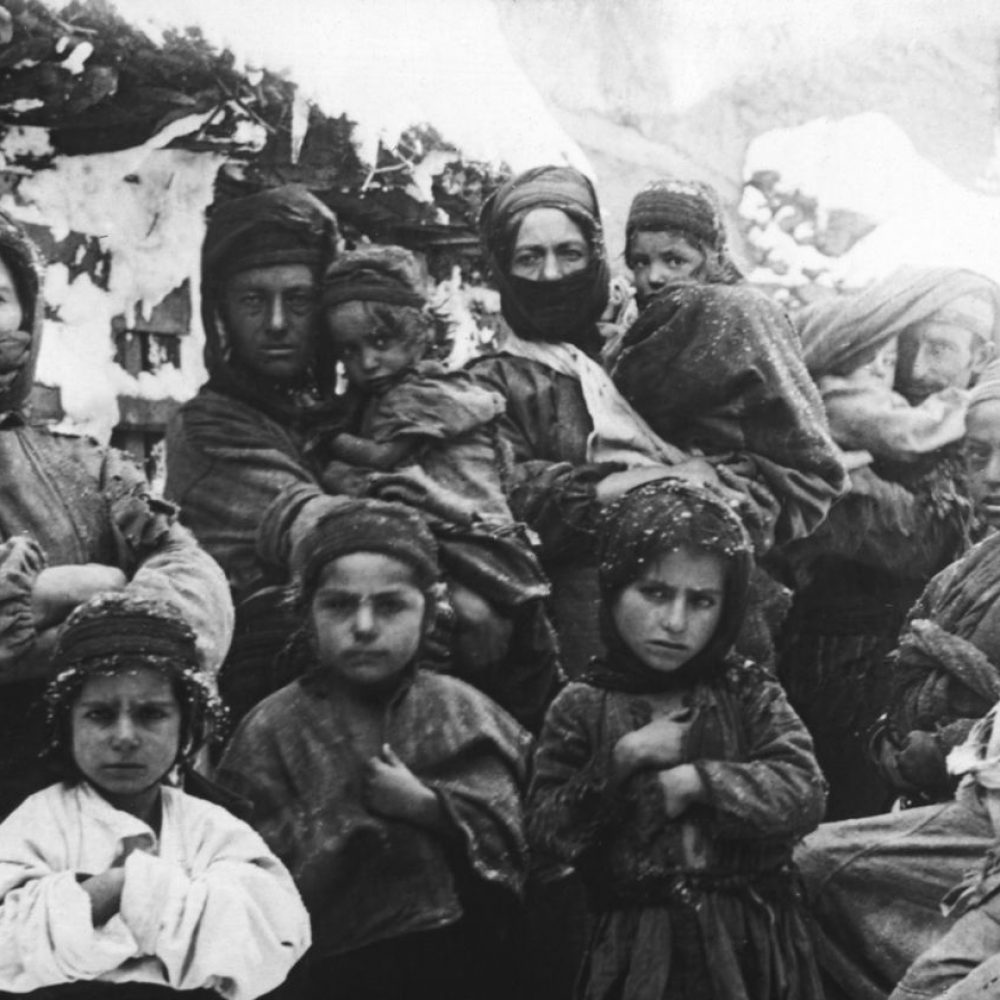 Депортированные армяне. 1915 Год Армения геноцид армян. Геноцид армян 1915 кадры дети.