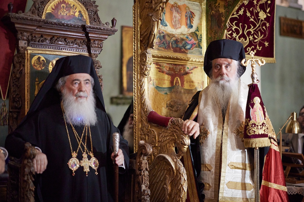 A group of men in religious attire

AI-generated content may be incorrect.